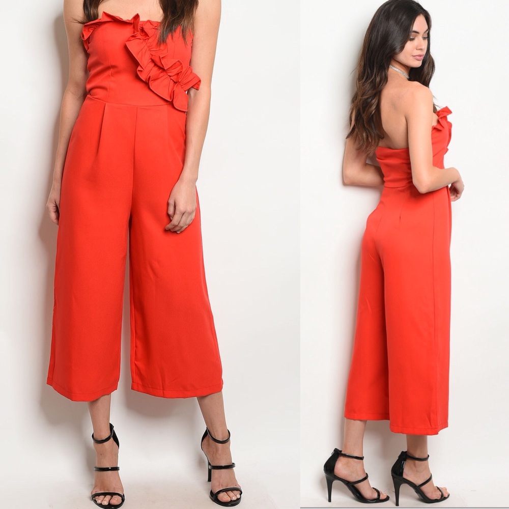 NWT 🌟 Red strapless ruffle jumpsuit romper
